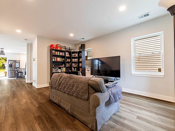 3rd image of 4856 S Ada St