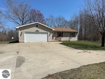 2003 Seabury Cir, Weidman, MI, 48893