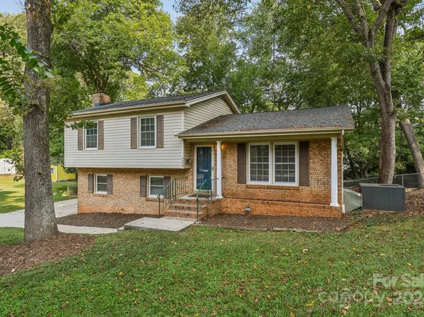 4800 Beechknoll Ct, Charlotte, NC 28212