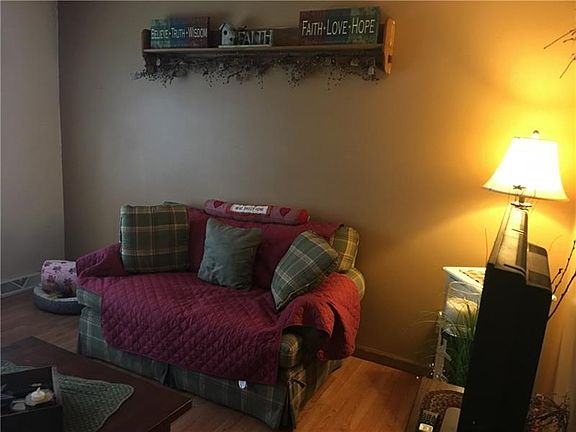 There is room for good furniture placement.