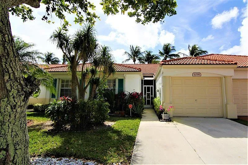 2 bed, 2.0 bath, 1246 sqft, $3,000 — Photo 1