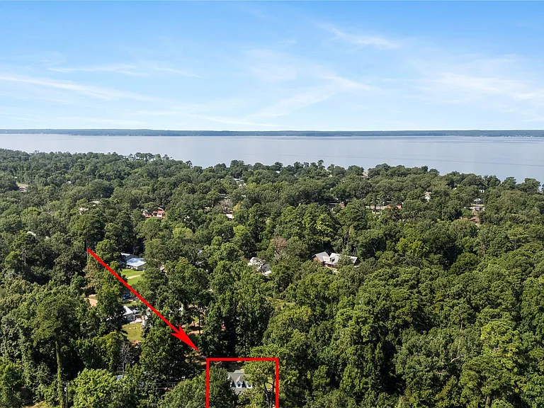 293 Commodore Dr — Photo 42