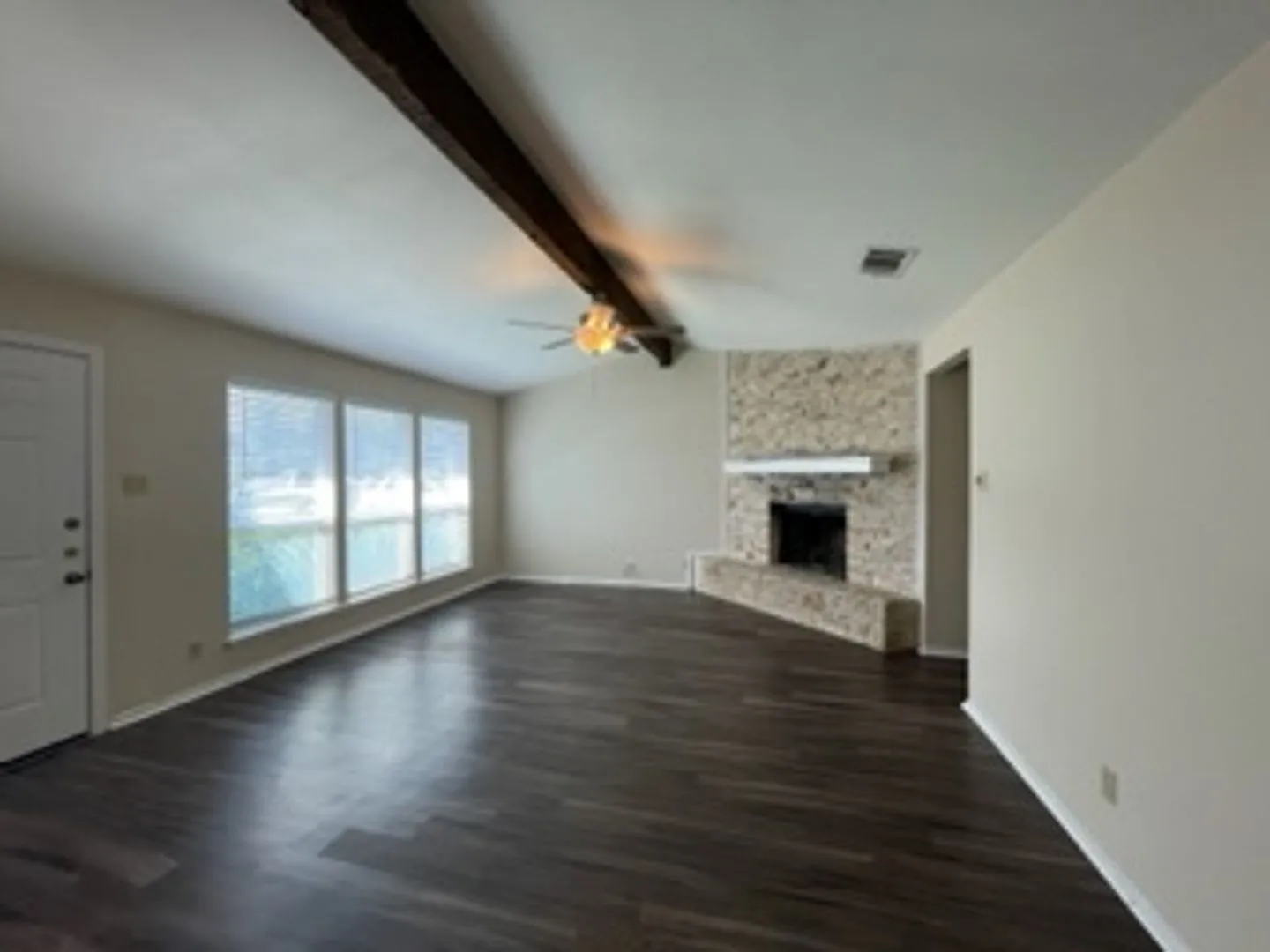 *Nice Remodeled 2 Bedroom/2 Bath Duplex With Open Floor Plan In Round Rock — Photo 4