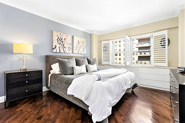 Sold by Compass | media 6