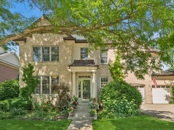 1318 Bennington Ct, Glenview, IL 60026