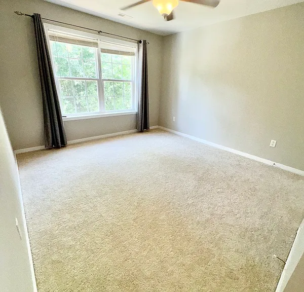 2409 Silver Lake Ter — Photo 19