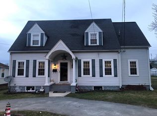 320 Summerlee Ave, Oak Hill, WV 25901