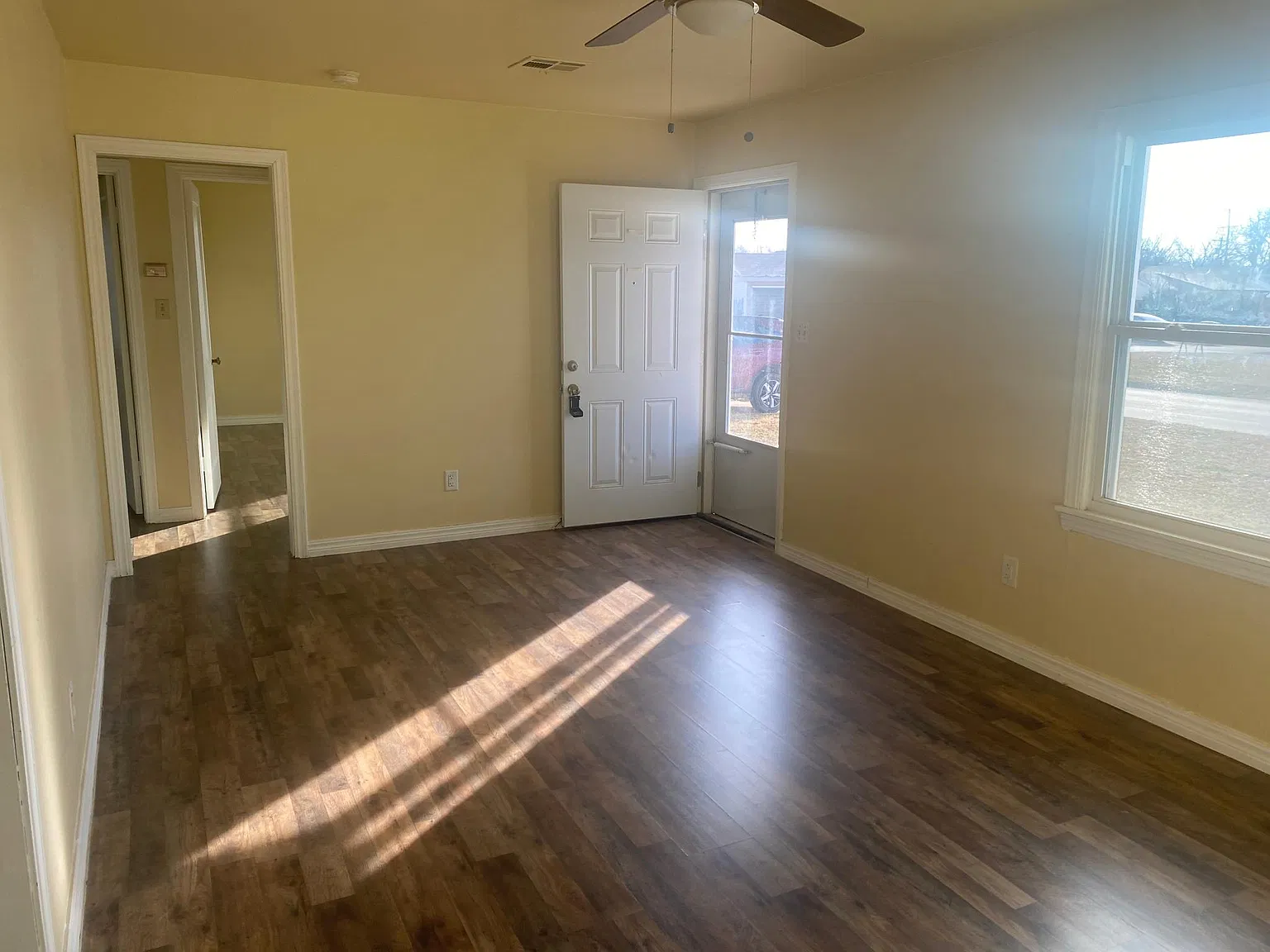 4213 SE 22nd St — Photo 3