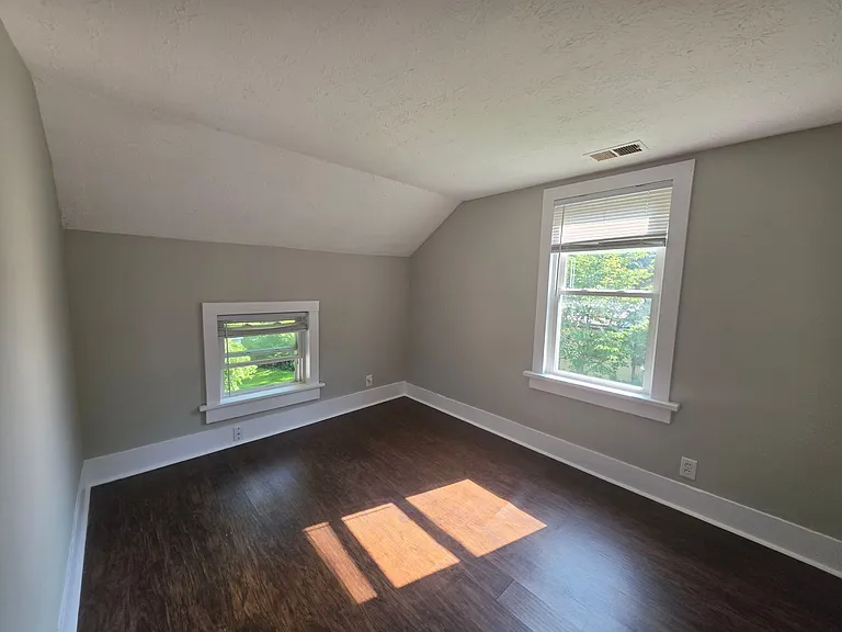 245 Cherry St — Photo 11