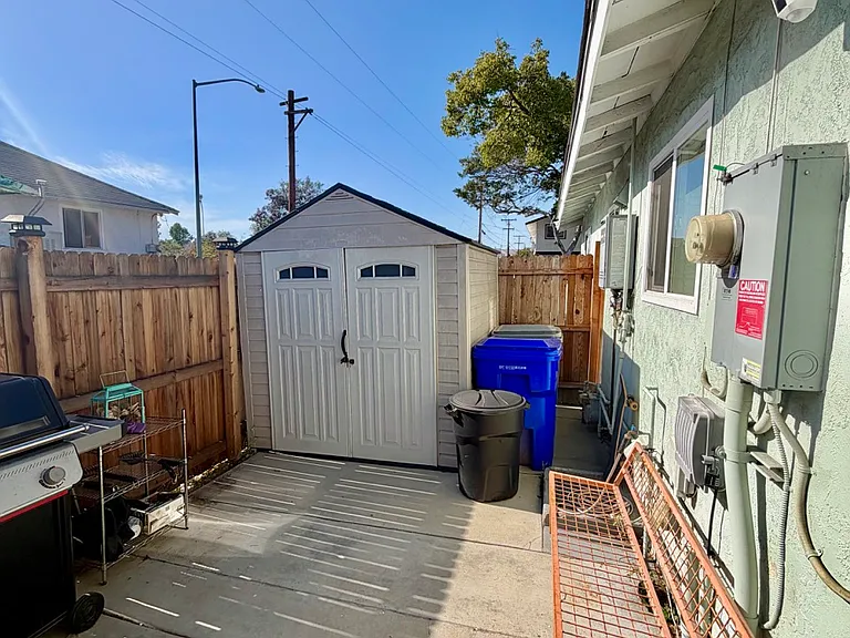 4475 Orange Ave — Photo 40