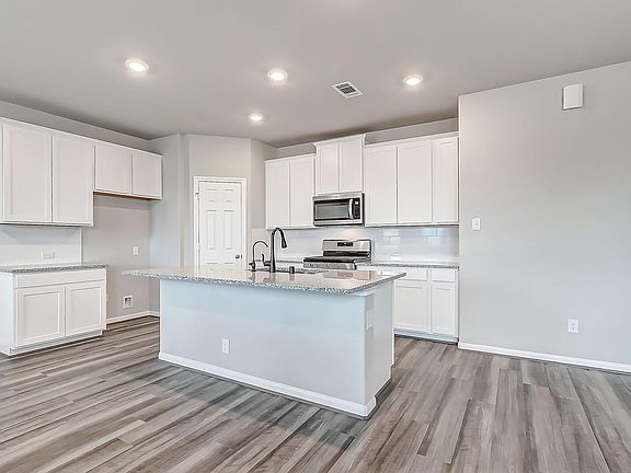 3rd image of 10010 Granite Grv