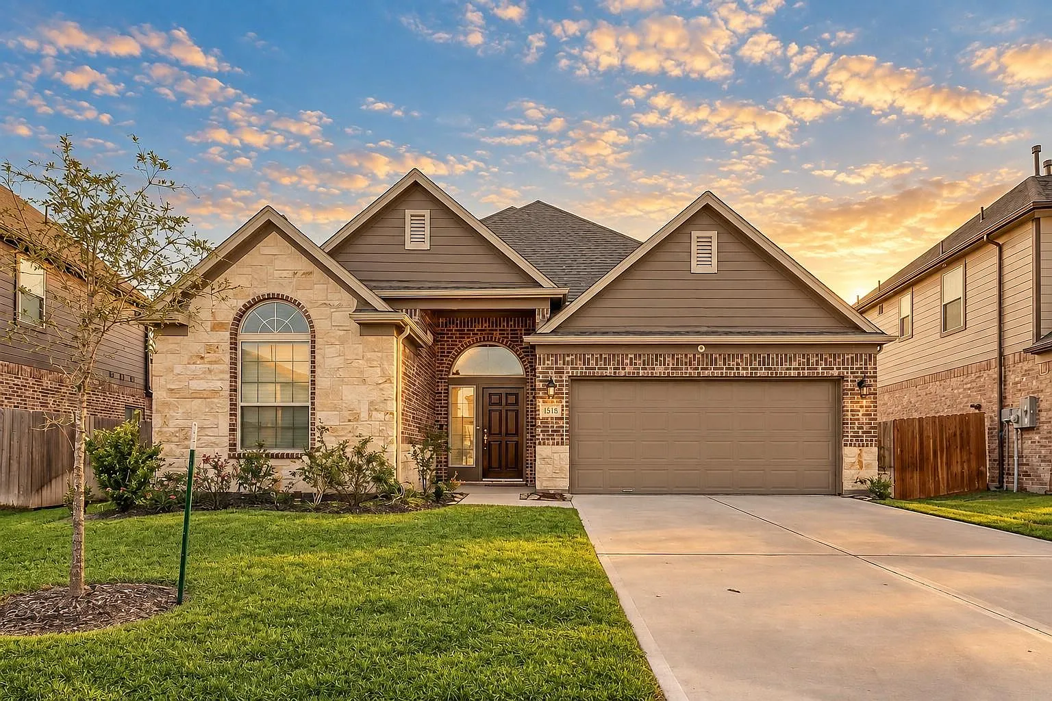 4 bed, 2.5 bath, 2332 sqft, $2,650 — Photo 1