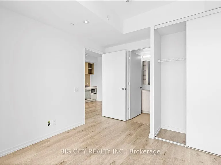 1000 Portage Pkwy #4107 — Photo 8