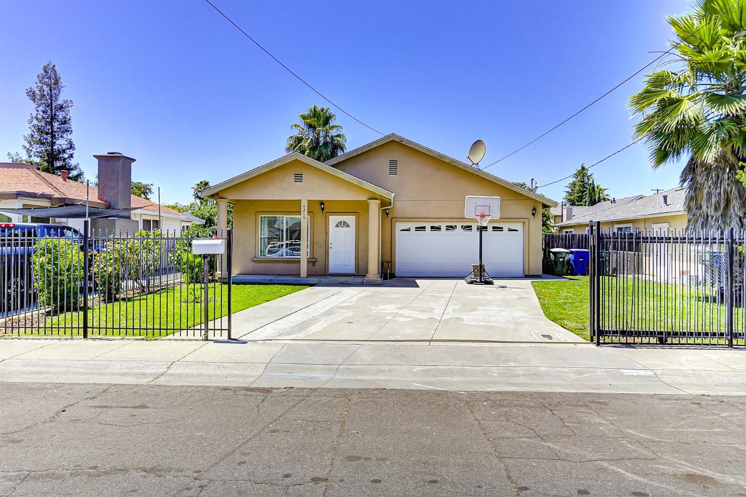 4216 77th St, Sacramento, CA 95820 Zillow