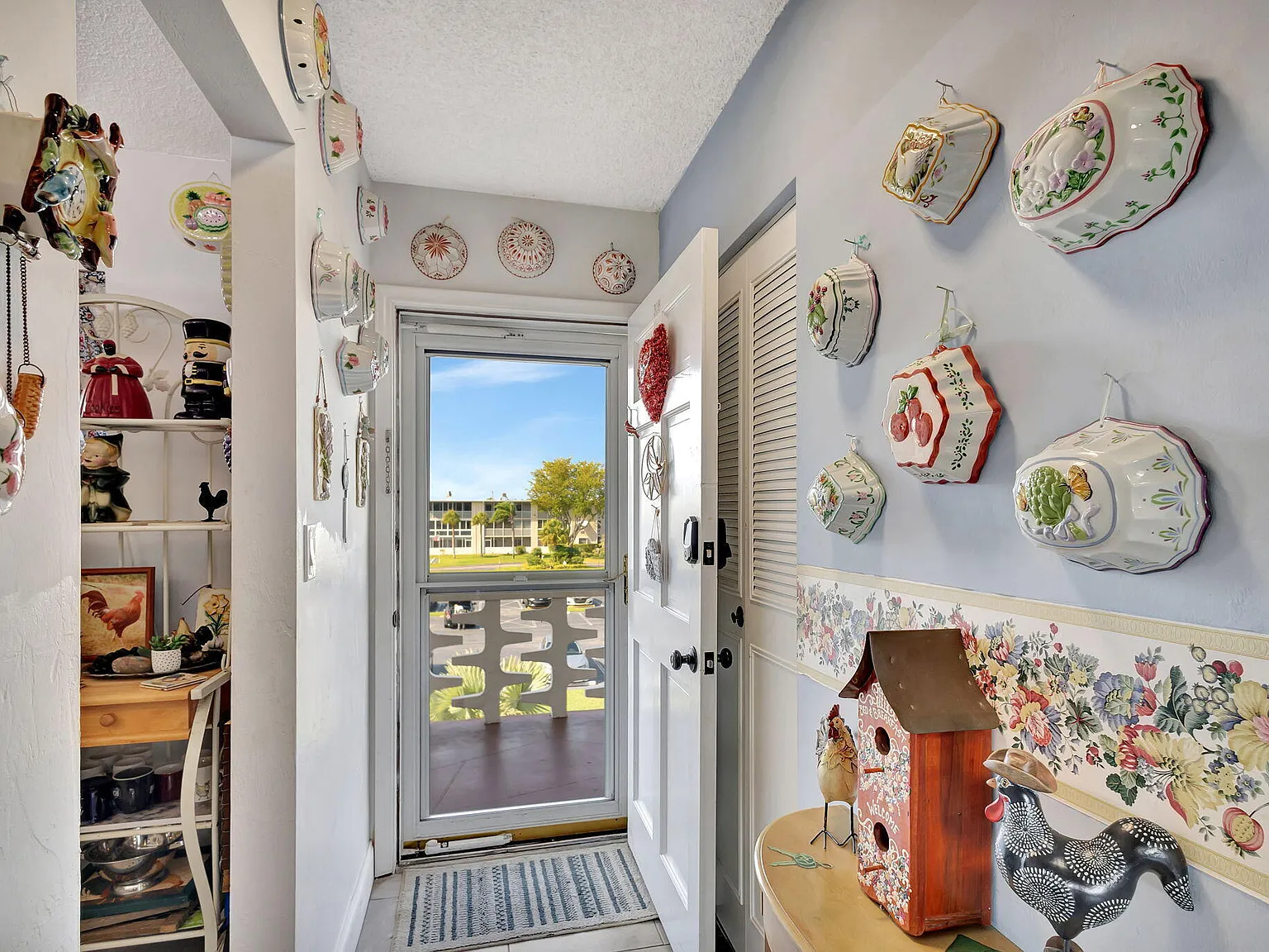 1 bed, 1.0 bath, 744 sqft, $1,425 — Photo 4