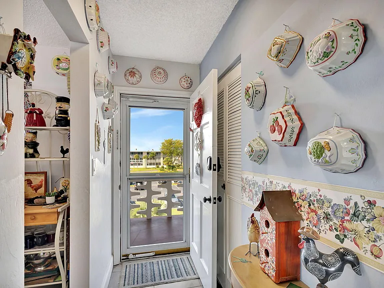 2812 Garden Dr S #308 — Photo 4