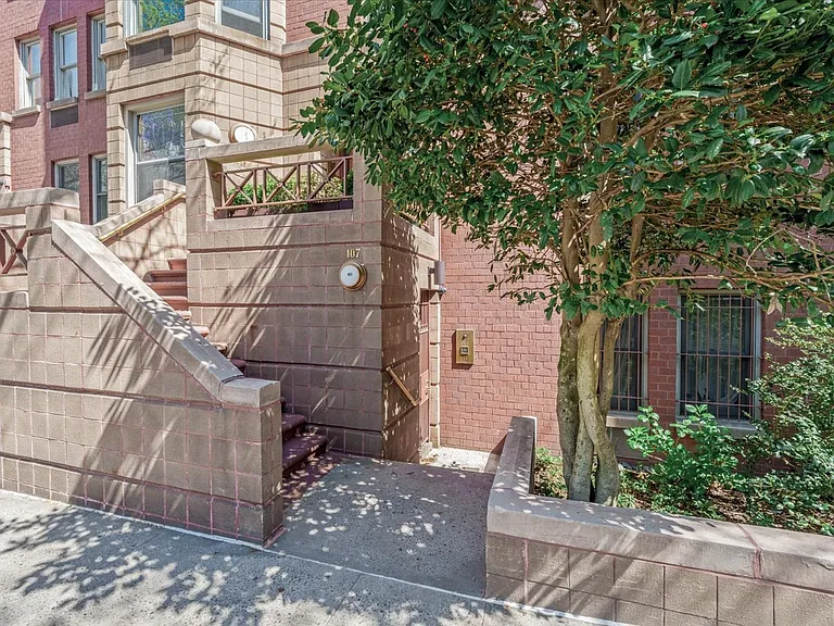 107 W 89th St #GB — Photo 4