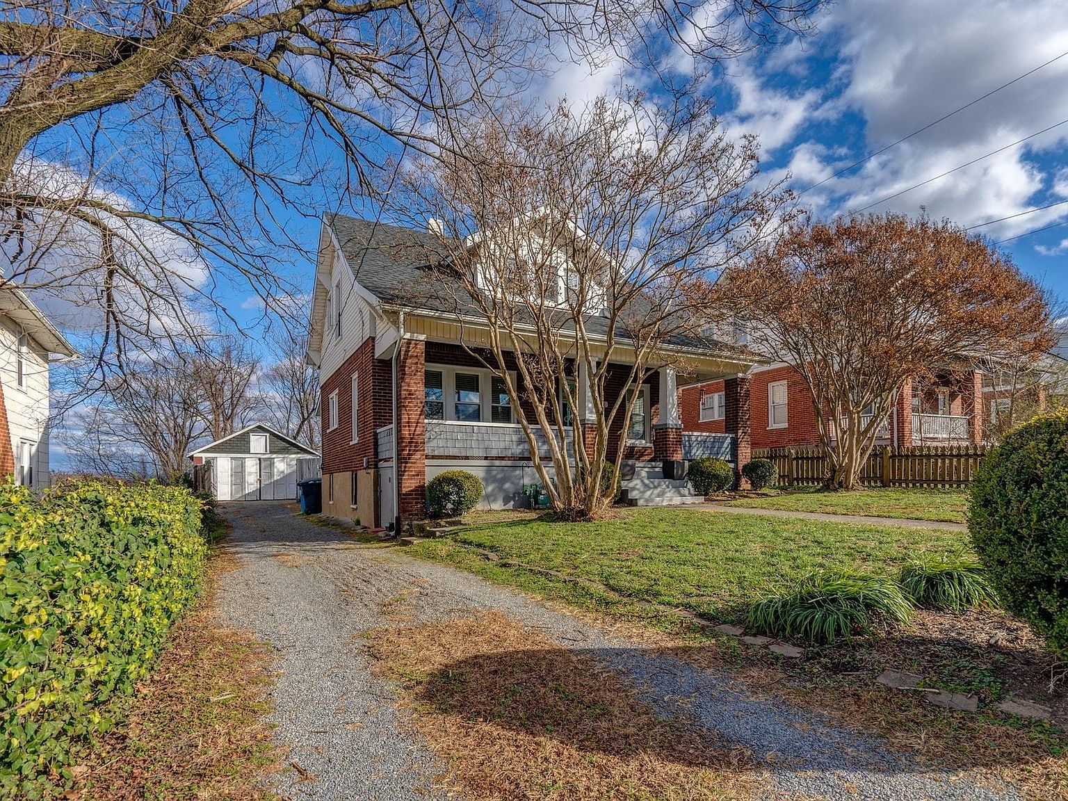 ヤヨマウンテンビューページ 2155 Mountain View Ter SW, Roanoke, VA 24015 | Zillow