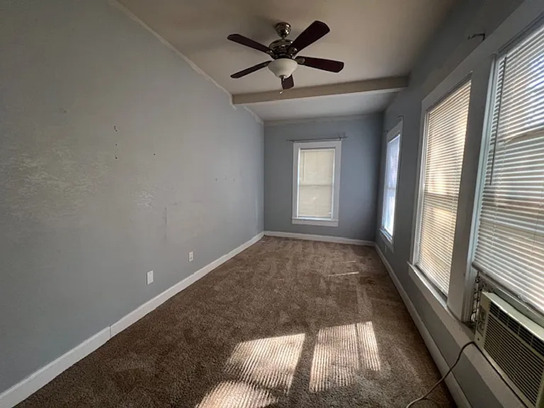 625 W Hickory St — Photo 8