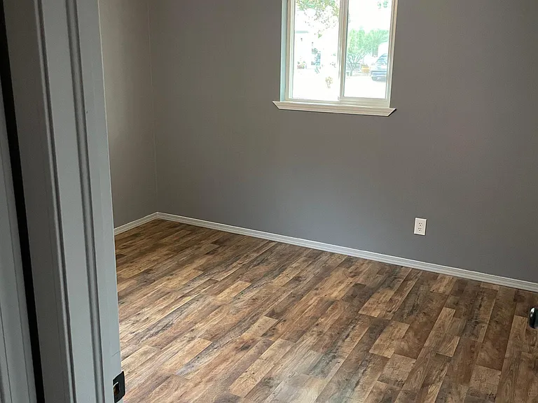 2060 Austin Dr — Photo 12