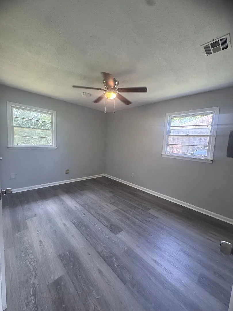 Building Photo - 5154 Greensboro Dr