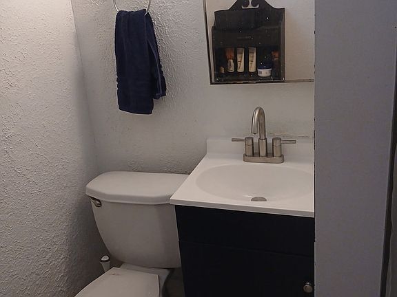 4th image of 2332 Chickasaw St APT 2