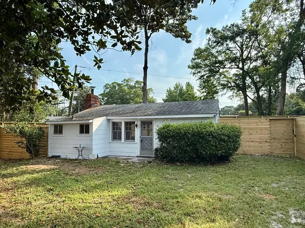 313 1/2 Pine Grove Dr, Wilmington, NC 28409