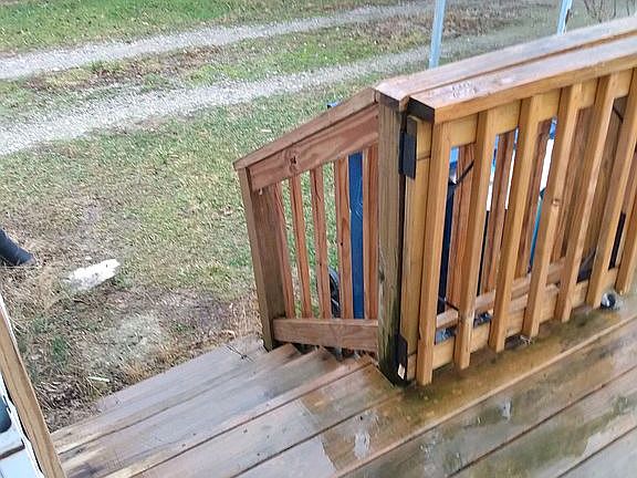 404 steps with safety gate