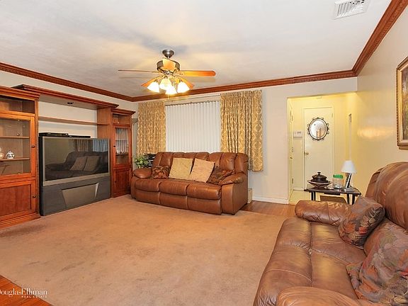 3rd image of 782 Caroline Ave