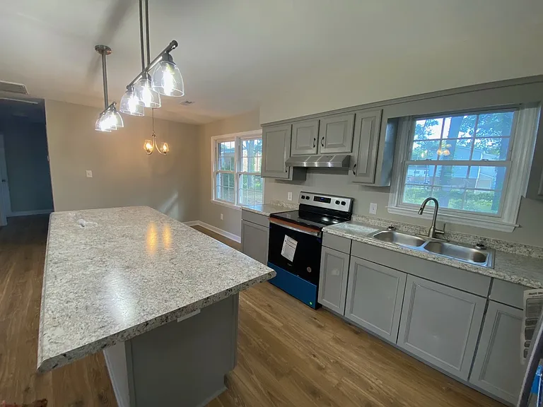 105 Fort Dr — Photo 5