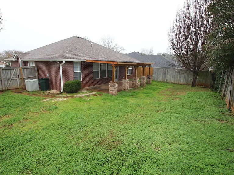 447 Redbud Cir — Photo 24