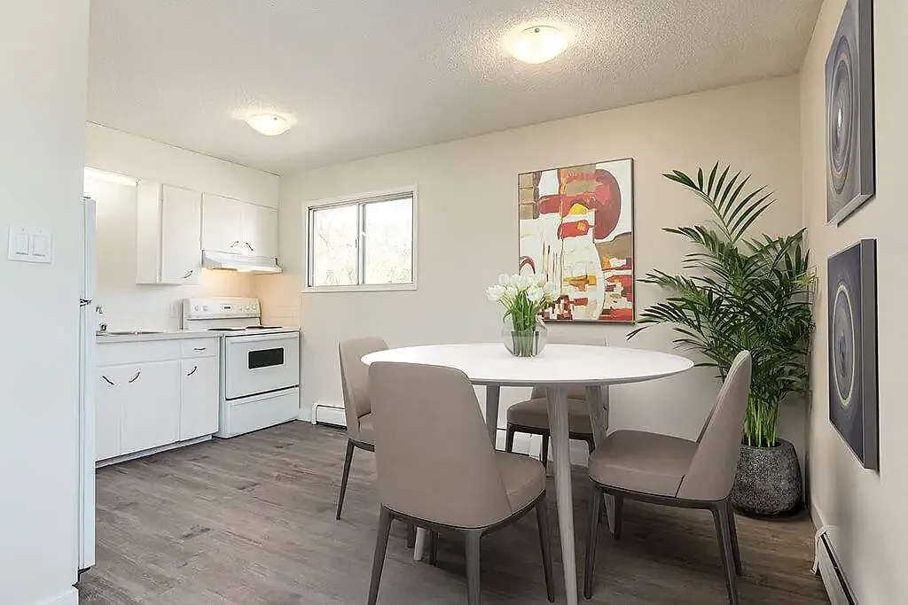 Dickson Apartments — Photo 2