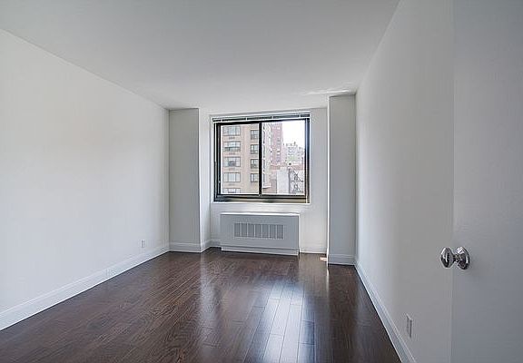 5th image of 200 E 82nd St APT 14-D