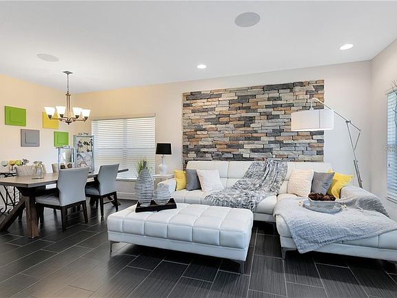 3rd image of 4729 Rockvale Dr