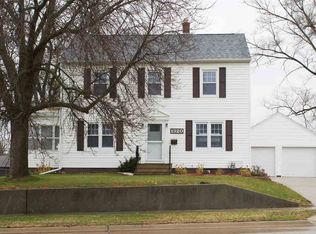 1320 W Ridgeway Ave, Waterloo, IA 50701