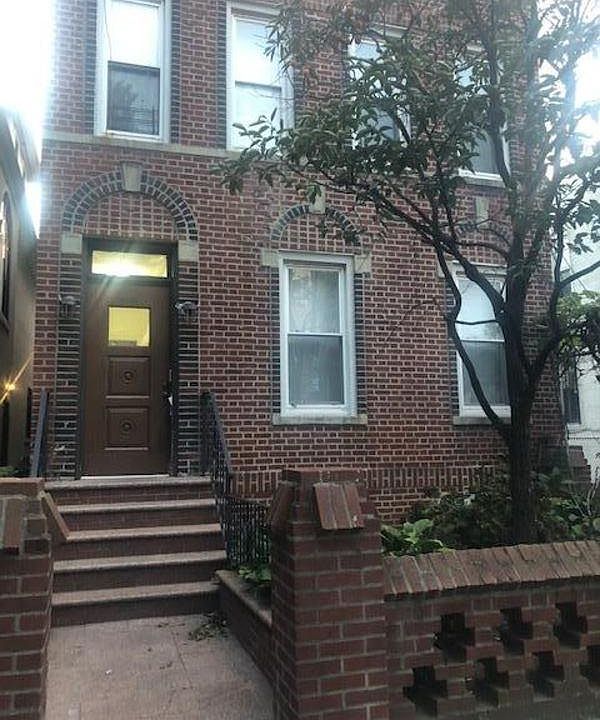 1st image of 2158 E 13th St APT 1R