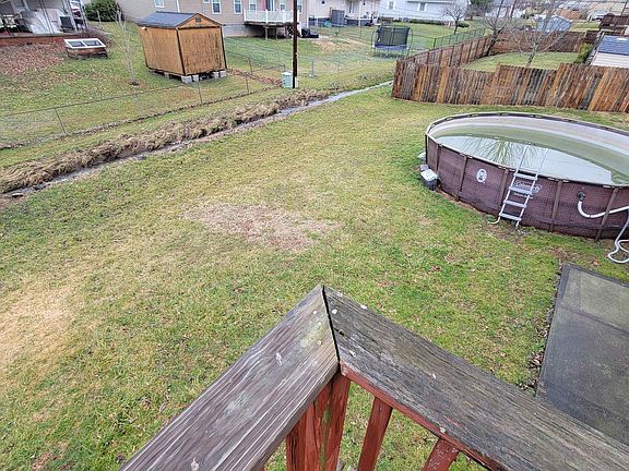 5th image of 111 Pinewood Ave