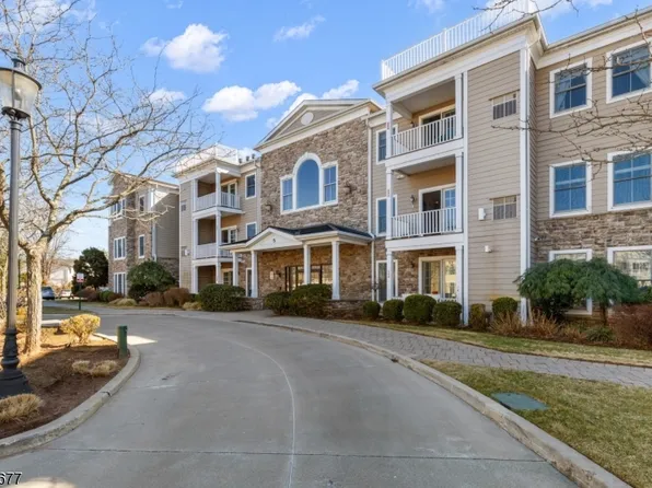 5 Tenakill Pk Dr #301, Cresskill Boro, NJ 07626