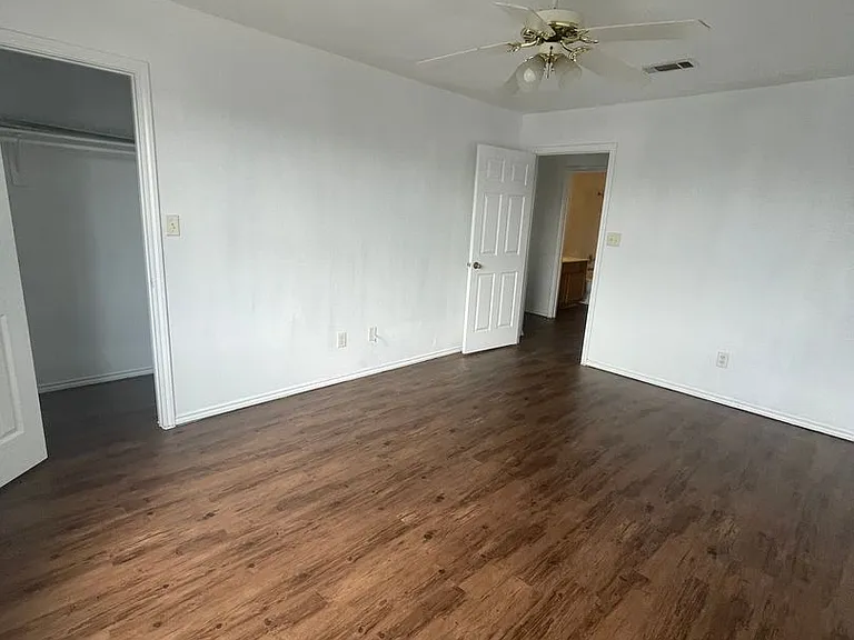3404 Barcelona Dr — Photo 9