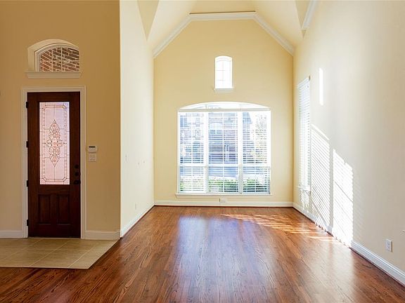 4th image of 1020 River Rock Way