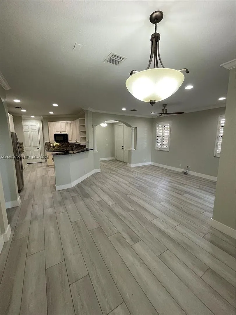 2727 Center Ct Drive 117, Weston, FL 33332 - 1854 — Photo 2
