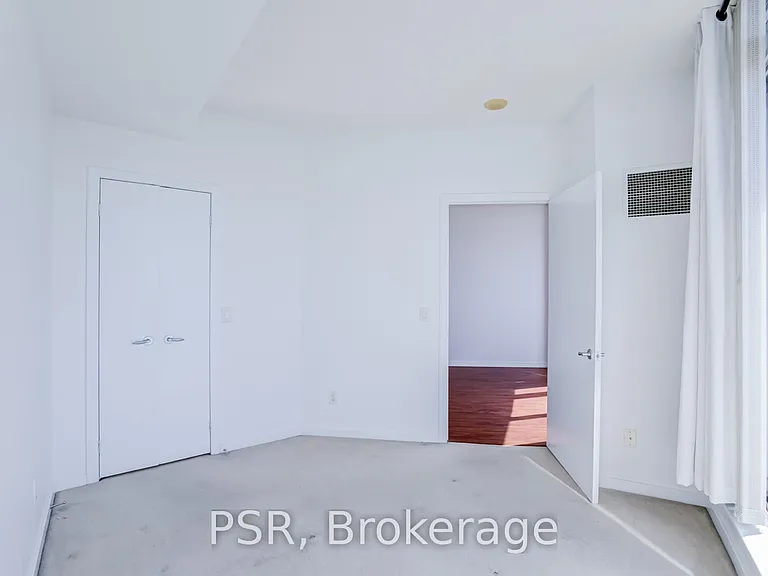 218 Queens Quay W #1506 — Photo 21