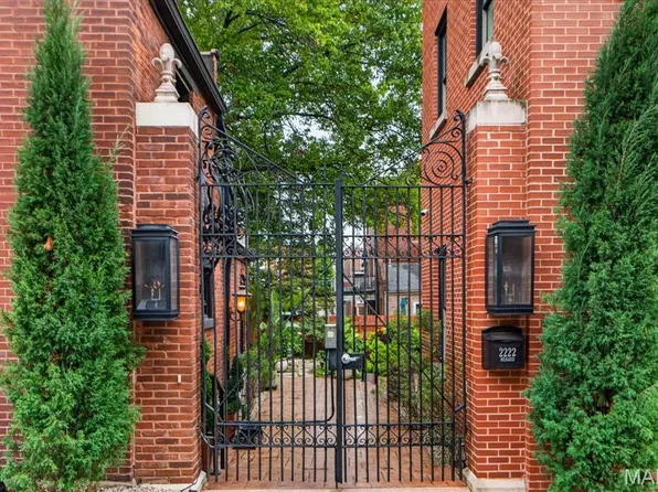 2220 Menard St, Saint Louis, MO 63104