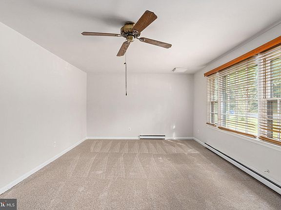 5th image of 14208 Springfield Ln