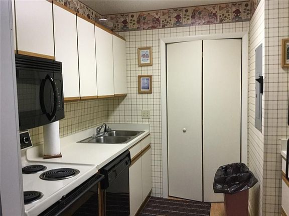 2nd image of 4488 Old Road Camelot