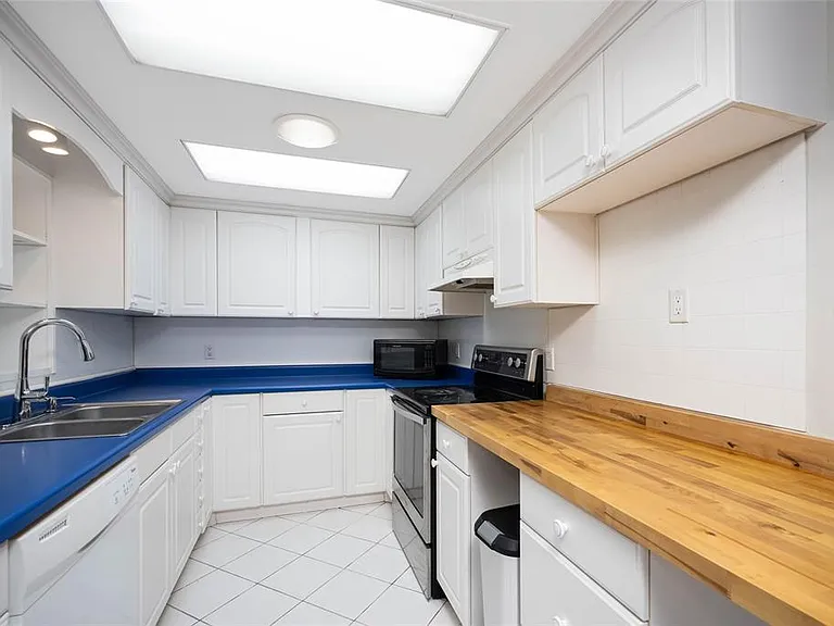 232 Pocono Trl E — Photo 15