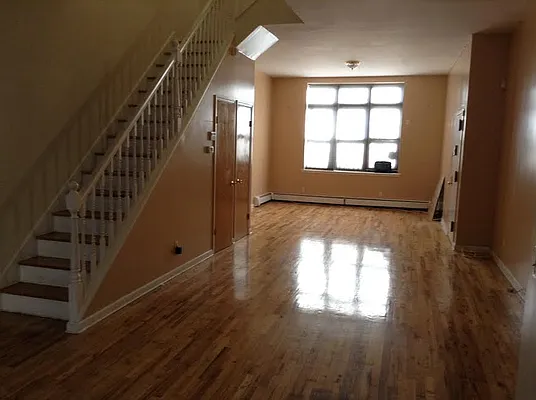 Rented by Premier Metro Realty Corp | media 3