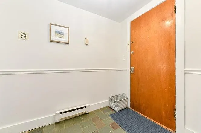 15 Keswick St #4 — Photo 2