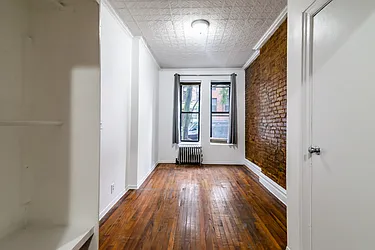 Rented by Warburg