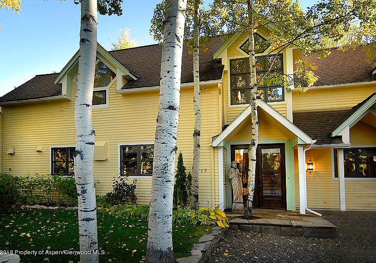 717 W Francis St — Photo 12